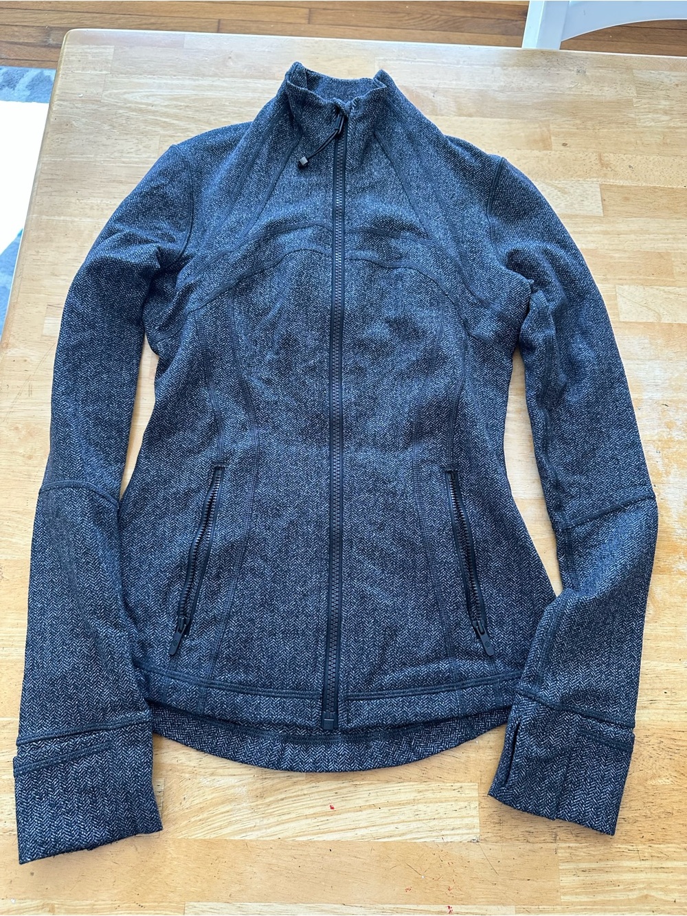 Lululemon define jacket size 4